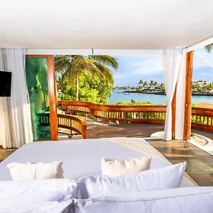 https://villa-escalesia.puertoayorahotels.com